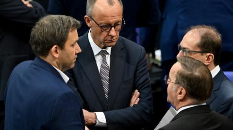 Financial package adopted: Attacks, appeals and a little melancholy