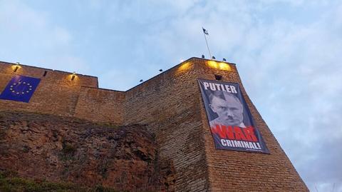 Estonian museum hangs Putin-Hitler banner on Russia's 'Victory Day'