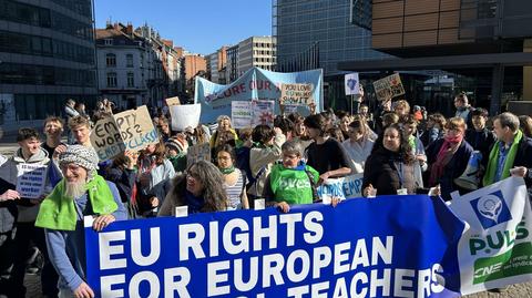 Brussels : Precarious teachers in European schools demand better status