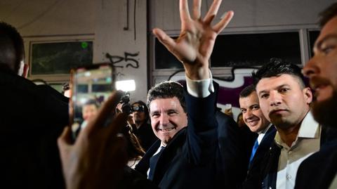 Eleições presidenciais romenas: candidato pró-europeu à frente do rival de extrema-direita