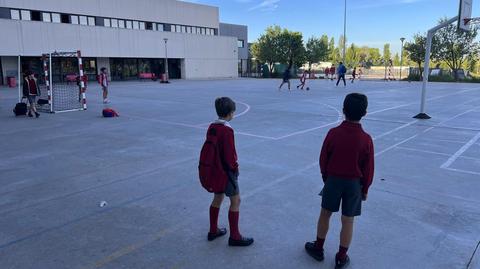As escolas estão abertas, mas não há atividade escolar na maior parte de Espanha