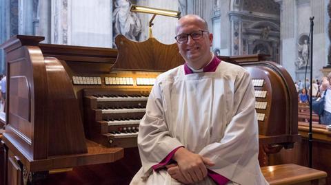 Organista espanhol que tocou em dois funerais papais prepara música para o conclave: "É uma grande responsabilidade"